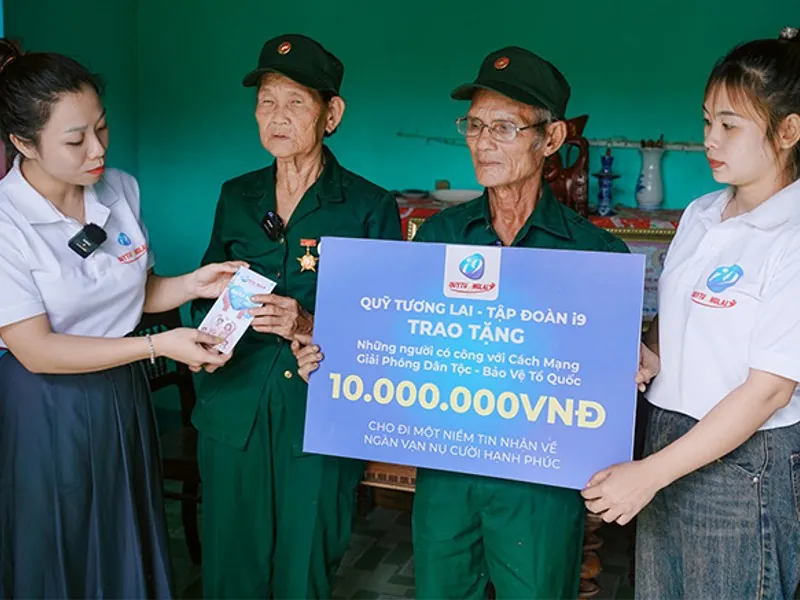 Hình ảnh hỗ trợ khách hàng và câu hỏi thường gặp về VIP HM88